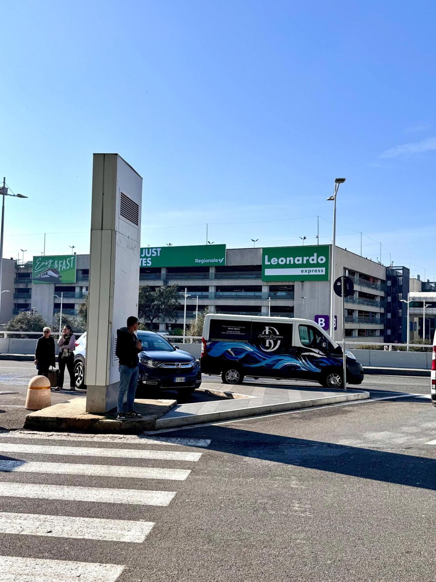 Suites Dreams Fiumicino Mare Buitenkant foto